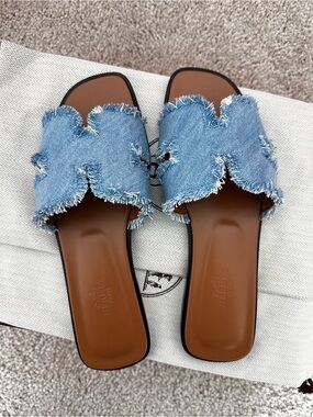 Hermes Oran sandal in Maxi fringed denim